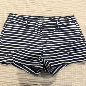 Old Navy Pixie blue and white striped shorts size 12 regular